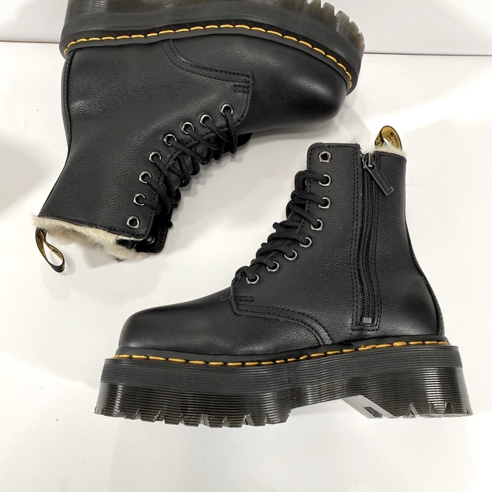 NEW DR MARTENS FUR-LINED JADON 8 EYE BOOTS - Picture 11 of 12